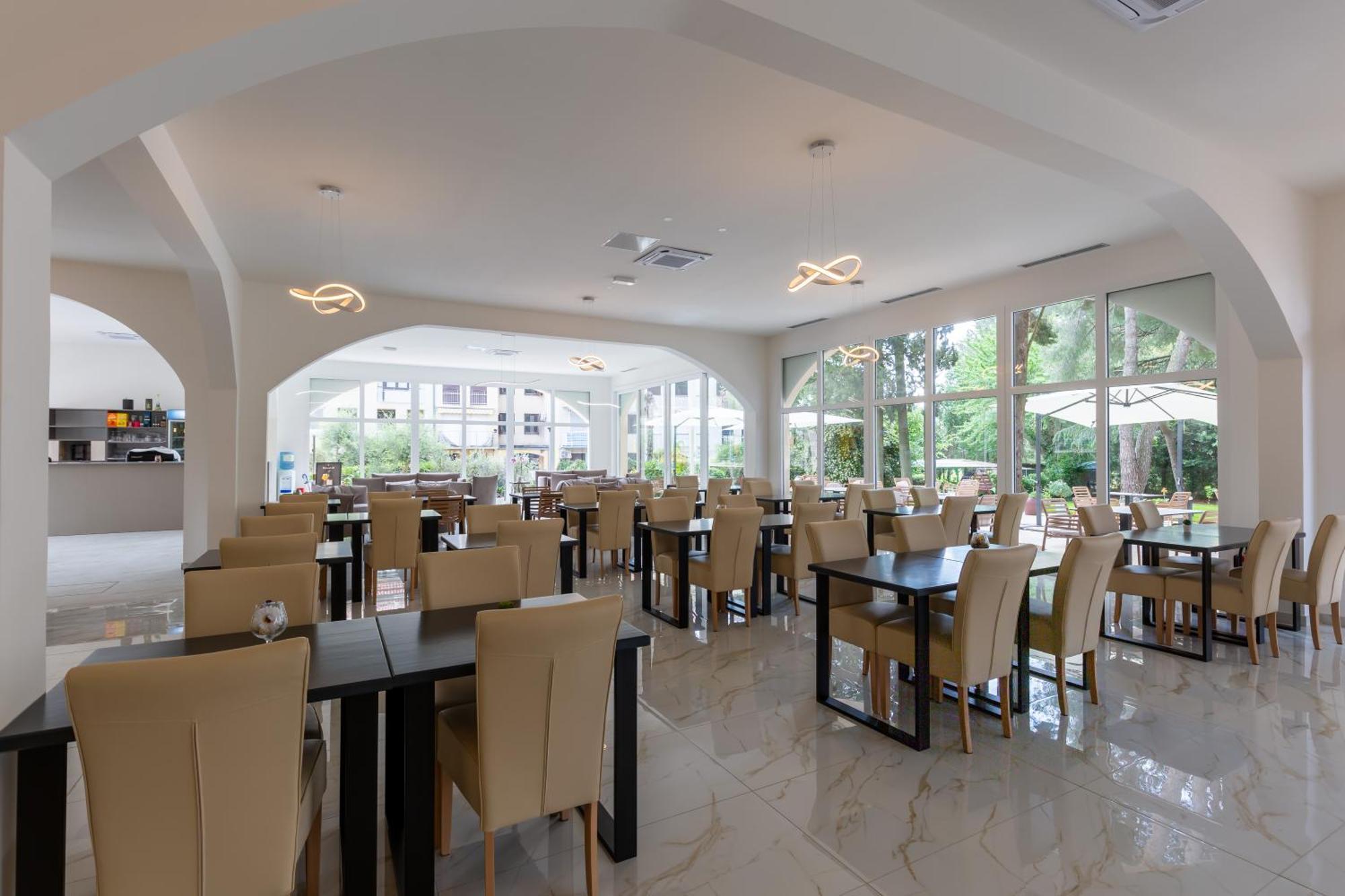 Hotel Emaus Novigrad Istria المظهر الخارجي الصورة